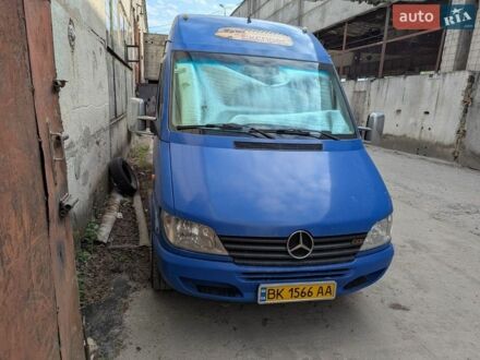 Синий Мерседес Sprinter, объемом двигателя 2.7 л и пробегом 999 тыс. км за 8000 $, фото 1 на Automoto.ua