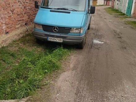 Мерседес Sprinter 2000 у Житомирі на Automoto.ua Синій Мерседес Sprinter, об'ємом двигуна 2.9 л та пробігом 234 тис. км за 5900 $, фото 1 на Automoto.ua