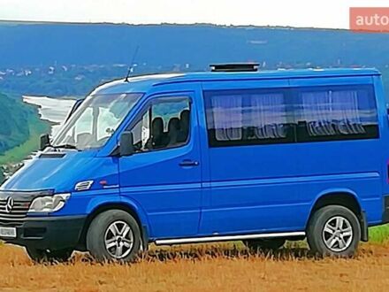 Синий Мерседес Sprinter, объемом двигателя 2.1 л и пробегом 700 тыс. км за 6400 $, фото 1 на Automoto.ua