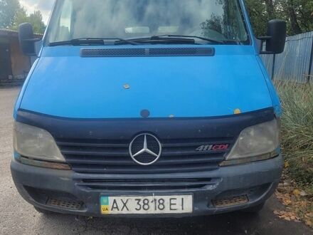 Синий Мерседес Sprinter, объемом двигателя 2.15 л и пробегом 438 тыс. км за 4500 $, фото 1 на Automoto.ua
