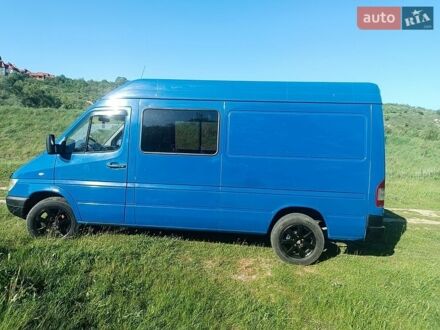 Синий Мерседес Sprinter, объемом двигателя 2.2 л и пробегом 560 тыс. км за 6500 $, фото 1 на Automoto.ua