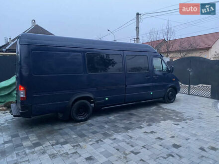 Синий Мерседес Sprinter, объемом двигателя 2.15 л и пробегом 600 тыс. км за 5500 $, фото 1 на Automoto.ua