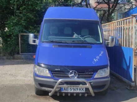 Синий Мерседес Sprinter, объемом двигателя 2.7 л и пробегом 700 тыс. км за 10500 $, фото 1 на Automoto.ua