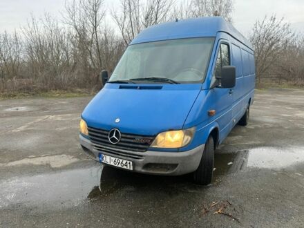 Синий Мерседес Sprinter, объемом двигателя 2.2 л и пробегом 500 тыс. км за 4200 $, фото 1 на Automoto.ua