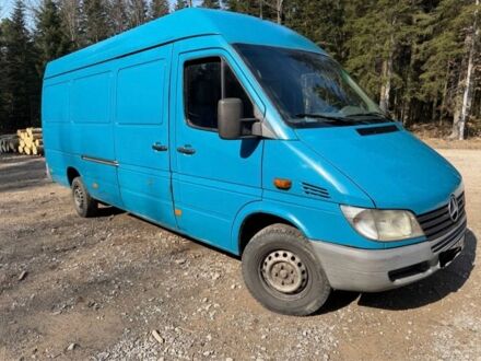 Синий Мерседес Sprinter, объемом двигателя 2.2 л и пробегом 500 тыс. км за 3700 $, фото 1 на Automoto.ua