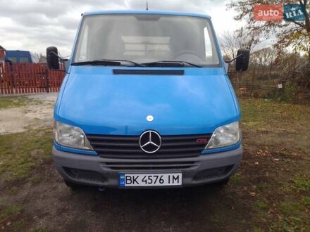 Синий Мерседес Sprinter, объемом двигателя 2.2 л и пробегом 251 тыс. км за 15900 $, фото 1 на Automoto.ua
