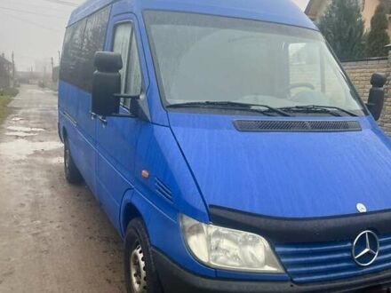 Синий Мерседес Sprinter, объемом двигателя 2.2 л и пробегом 387 тыс. км за 9000 $, фото 1 на Automoto.ua