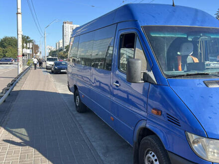 Синий Мерседес Sprinter, объемом двигателя 2.15 л и пробегом 288 тыс. км за 12450 $, фото 1 на Automoto.ua