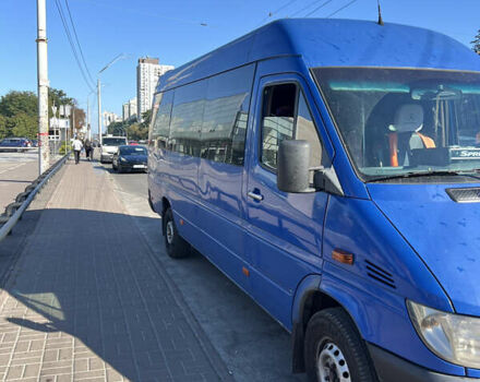 Синий Мерседес Sprinter, объемом двигателя 2.15 л и пробегом 288 тыс. км за 12450 $, фото 1 на Automoto.ua