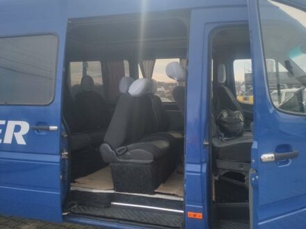 Синий Мерседес Sprinter, объемом двигателя 2.1 л и пробегом 250 тыс. км за 8800 $, фото 1 на Automoto.ua