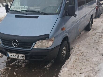 Синий Мерседес Sprinter, объемом двигателя 2.1 л и пробегом 250 тыс. км за 12500 $, фото 1 на Automoto.ua