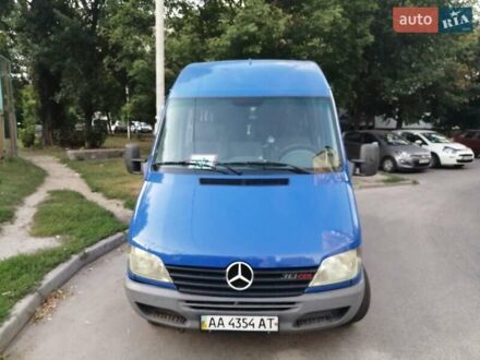 Синий Мерседес Sprinter, объемом двигателя 2.2 л и пробегом 585 тыс. км за 8500 $, фото 1 на Automoto.ua
