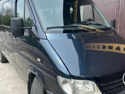 Синий Мерседес Sprinter, объемом двигателя 2.15 л и пробегом 430 тыс. км за 9999 $, фото 1 на Automoto.ua
