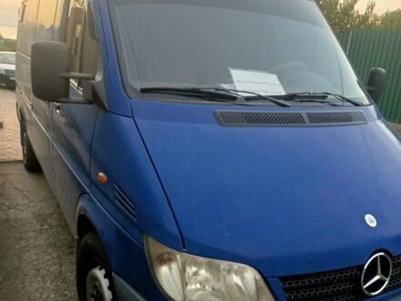 Синий Мерседес Sprinter, объемом двигателя 0 л и пробегом 325 тыс. км за 11000 $, фото 1 на Automoto.ua