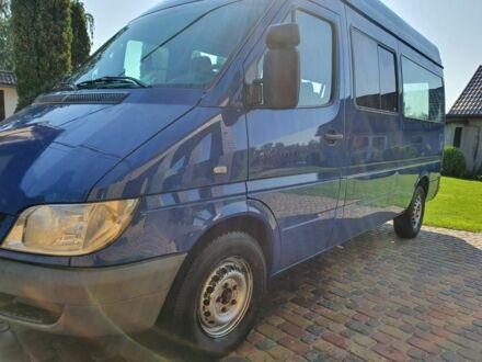 Синий Мерседес Sprinter, объемом двигателя 2.2 л и пробегом 350 тыс. км за 10585 $, фото 1 на Automoto.ua