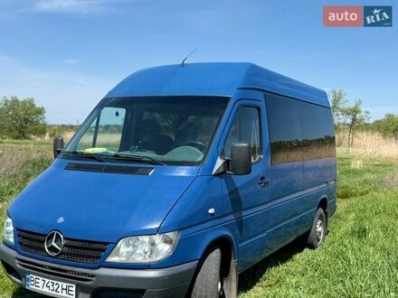 Синий Мерседес Sprinter, объемом двигателя 2.69 л и пробегом 402 тыс. км за 11200 $, фото 1 на Automoto.ua