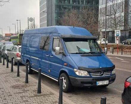 Синий Мерседес Sprinter, объемом двигателя 2.15 л и пробегом 813 тыс. км за 11200 $, фото 1 на Automoto.ua