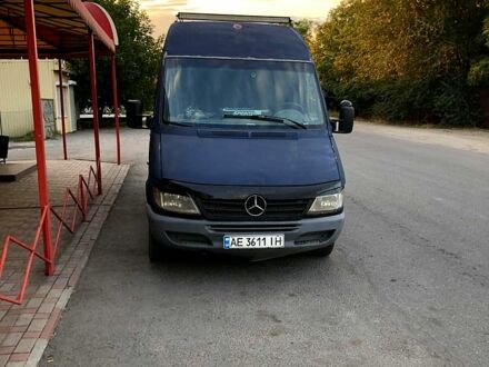 Мерседес Sprinter 2003 в Днепре (Днепропетровске) на Automoto.ua Синий Мерседес Sprinter, объемом двигателя 2.1 л и пробегом 423 тыс. км за 3700 $, фото 1 на Automoto.ua