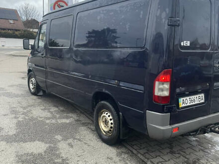Мерседес Sprinter 2004 в Сваляве на Automoto.ua Синий Мерседес Sprinter, объемом двигателя 2.69 л и пробегом 560 тыс. км за 5000 $, фото 1 на Automoto.ua