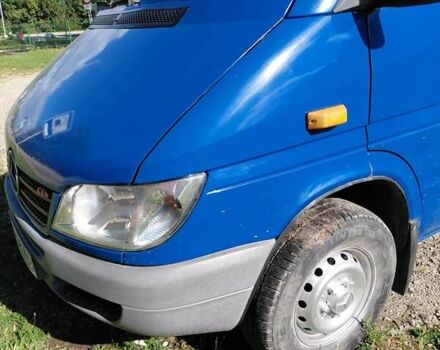 Синий Мерседес Sprinter, объемом двигателя 2.69 л и пробегом 170 тыс. км за 10900 $, фото 1 на Automoto.ua
