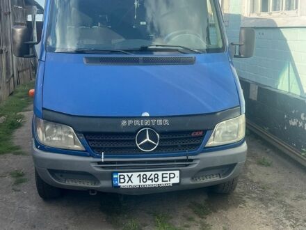 Синий Мерседес Sprinter, объемом двигателя 2.1 л и пробегом 600 тыс. км за 9000 $, фото 1 на Automoto.ua