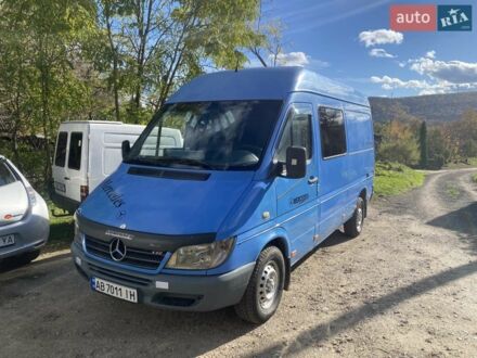 Синий Мерседес Sprinter, объемом двигателя 2.15 л и пробегом 244 тыс. км за 8888 $, фото 1 на Automoto.ua