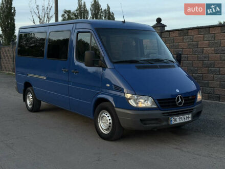 Мерседес Sprinter 2004 в Ровно на Automoto.ua Синий Мерседес Sprinter, объемом двигателя 2.2 л и пробегом 437 тыс. км за 8700 $, фото 1 на Automoto.ua
