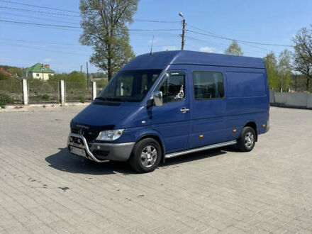 Мерседес Sprinter 2004 у Сторожинце на Automoto.ua Синій Мерседес Sprinter, об'ємом двигуна 2.7 л та пробігом 715 тис. км за 9500 $, фото 1 на Automoto.ua