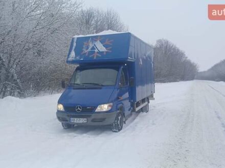 Синий Мерседес Sprinter, объемом двигателя 2.15 л и пробегом 350 тыс. км за 11999 $, фото 1 на Automoto.ua