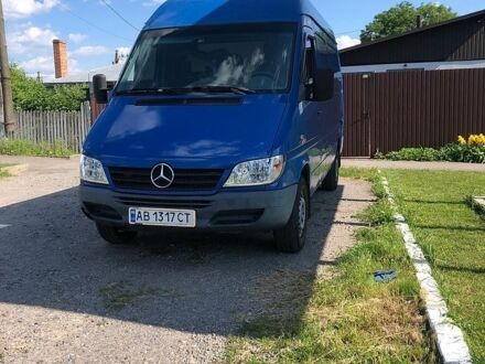 Синий Мерседес Sprinter, объемом двигателя 2.1 л и пробегом 760 тыс. км за 7650 $, фото 1 на Automoto.ua