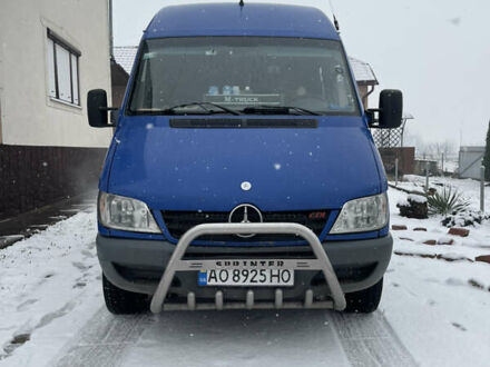 Синий Мерседес Sprinter, объемом двигателя 2.7 л и пробегом 720 тыс. км за 9600 $, фото 1 на Automoto.ua