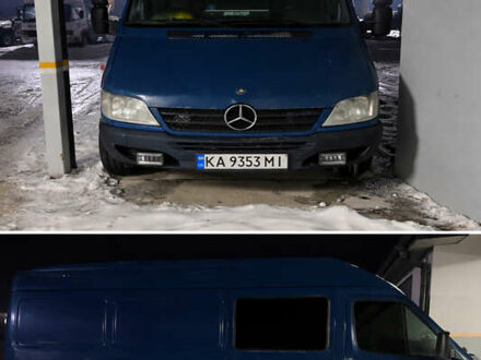 Синий Мерседес Sprinter, объемом двигателя 0 л и пробегом 300 тыс. км за 6700 $, фото 1 на Automoto.ua