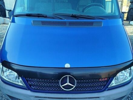 Синий Мерседес Sprinter, объемом двигателя 2.7 л и пробегом 450 тыс. км за 9550 $, фото 1 на Automoto.ua