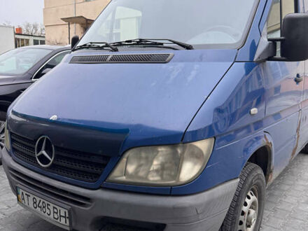 Синий Мерседес Sprinter, объемом двигателя 2.7 л и пробегом 487 тыс. км за 7900 $, фото 1 на Automoto.ua