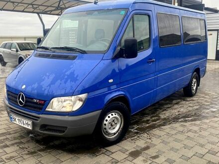 Синий Мерседес Sprinter, объемом двигателя 2.1 л и пробегом 439 тыс. км за 8200 $, фото 1 на Automoto.ua