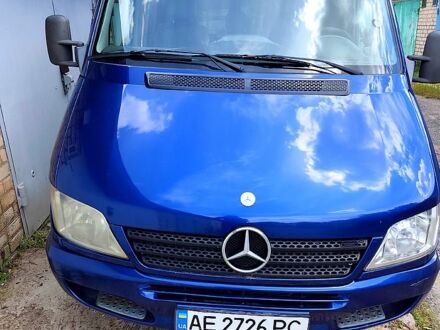 Синий Мерседес Sprinter, объемом двигателя 2.2 л и пробегом 500 тыс. км за 9750 $, фото 1 на Automoto.ua
