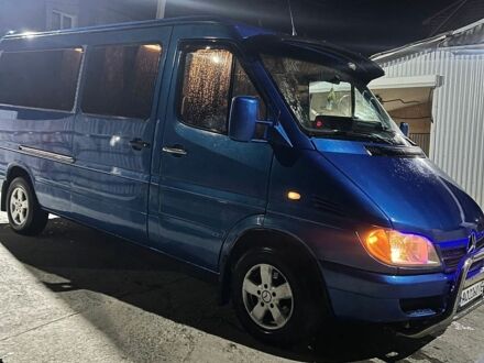 Синий Мерседес Sprinter, объемом двигателя 2.2 л и пробегом 615 тыс. км за 7200 $, фото 1 на Automoto.ua