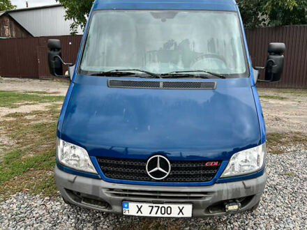 Синий Мерседес Sprinter, объемом двигателя 2.7 л и пробегом 301 тыс. км за 7500 $, фото 1 на Automoto.ua