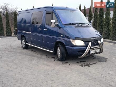 Синий Мерседес Sprinter, объемом двигателя 2.69 л и пробегом 585 тыс. км за 8999 $, фото 1 на Automoto.ua