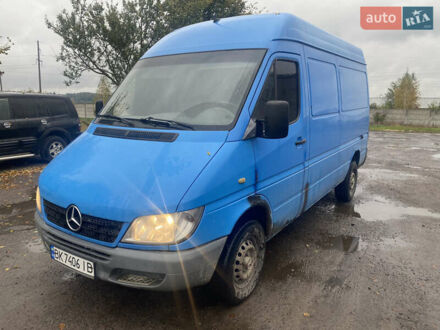 Синий Мерседес Sprinter, объемом двигателя 2.15 л и пробегом 670 тыс. км за 6000 $, фото 1 на Automoto.ua
