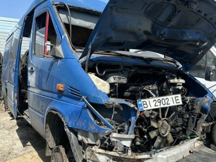 Мерседес Sprinter 2005 у Кременчуге на Automoto.ua Синій Мерседес Sprinter, об'ємом двигуна 2.1 л та пробігом 300 тис. км за 1100 $, фото 1 на Automoto.ua