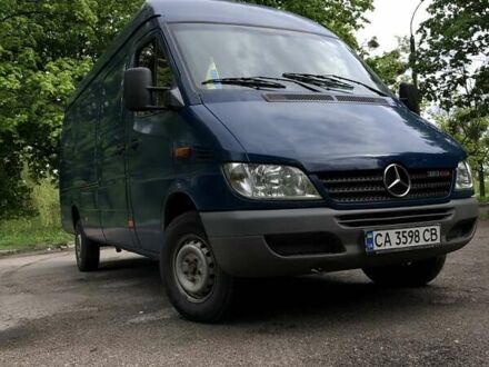 Синий Мерседес Sprinter, объемом двигателя 2.15 л и пробегом 240 тыс. км за 10000 $, фото 1 на Automoto.ua