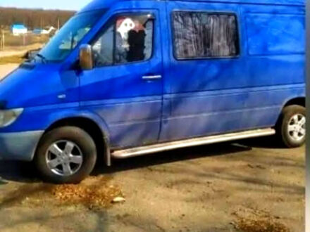 Мерседес Sprinter 2005 в Киеве на Automoto.ua Синий Мерседес Sprinter, объемом двигателя 2.2 л и пробегом 0 тыс. км за 9000 $, фото 1 на Automoto.ua