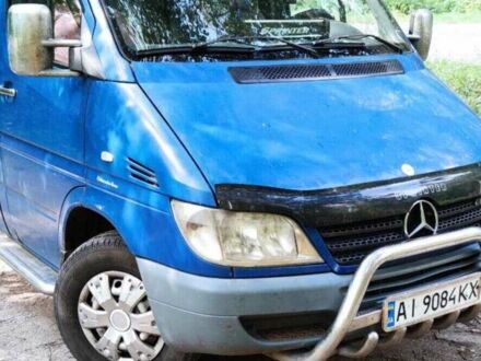 Синий Мерседес Sprinter, объемом двигателя 2.2 л и пробегом 500 тыс. км за 9000 $, фото 1 на Automoto.ua