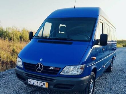 Синий Мерседес Sprinter, объемом двигателя 2.2 л и пробегом 294 тыс. км за 15600 $, фото 1 на Automoto.ua