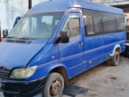 Синий Мерседес Sprinter, объемом двигателя 0 л и пробегом 350 тыс. км за 1000 $, фото 1 на Automoto.ua