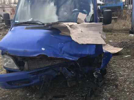 Мерседес Sprinter 2005 у Києві на Automoto.ua Синій Мерседес Sprinter, об'ємом двигуна 2.3 л та пробігом 2 тис. км за 5200 $, фото 1 на Automoto.ua
