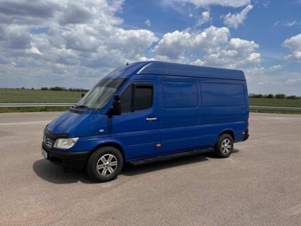 Синий Мерседес Sprinter, объемом двигателя 2.2 л и пробегом 564 тыс. км за 10000 $, фото 1 на Automoto.ua