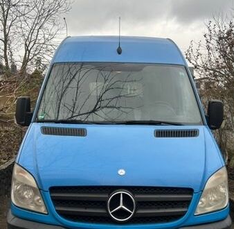 Синий Мерседес Sprinter, объемом двигателя 0 л и пробегом 445 тыс. км за 7500 $, фото 1 на Automoto.ua