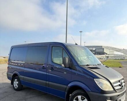 Синий Мерседес Sprinter, объемом двигателя 2.15 л и пробегом 306 тыс. км за 11500 $, фото 1 на Automoto.ua